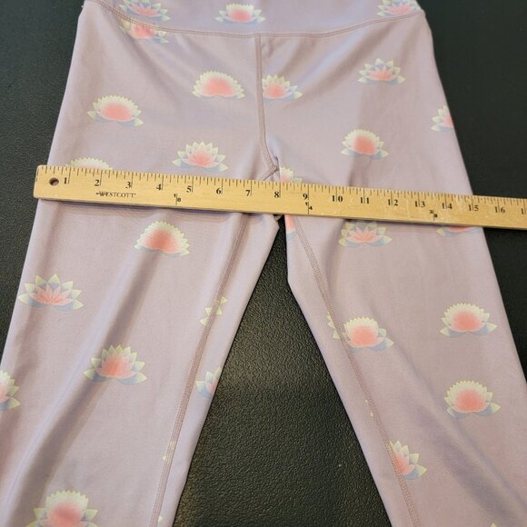 Free People FP Movement Leggings Lotus Flower Floral High-Rise Pale Purple XS - Picture 10 of 10